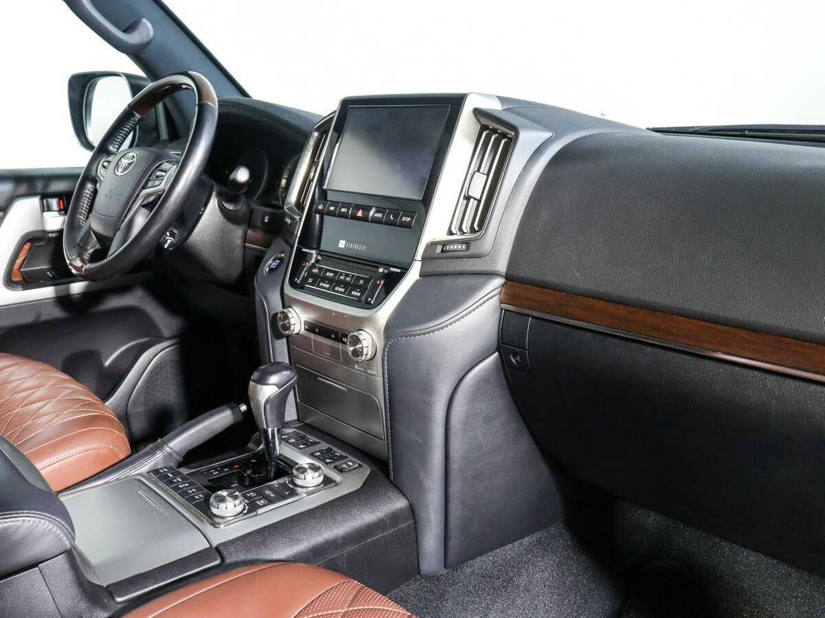 Toyota Land Cruiser 2018 года с пробегом. Фото: #4
