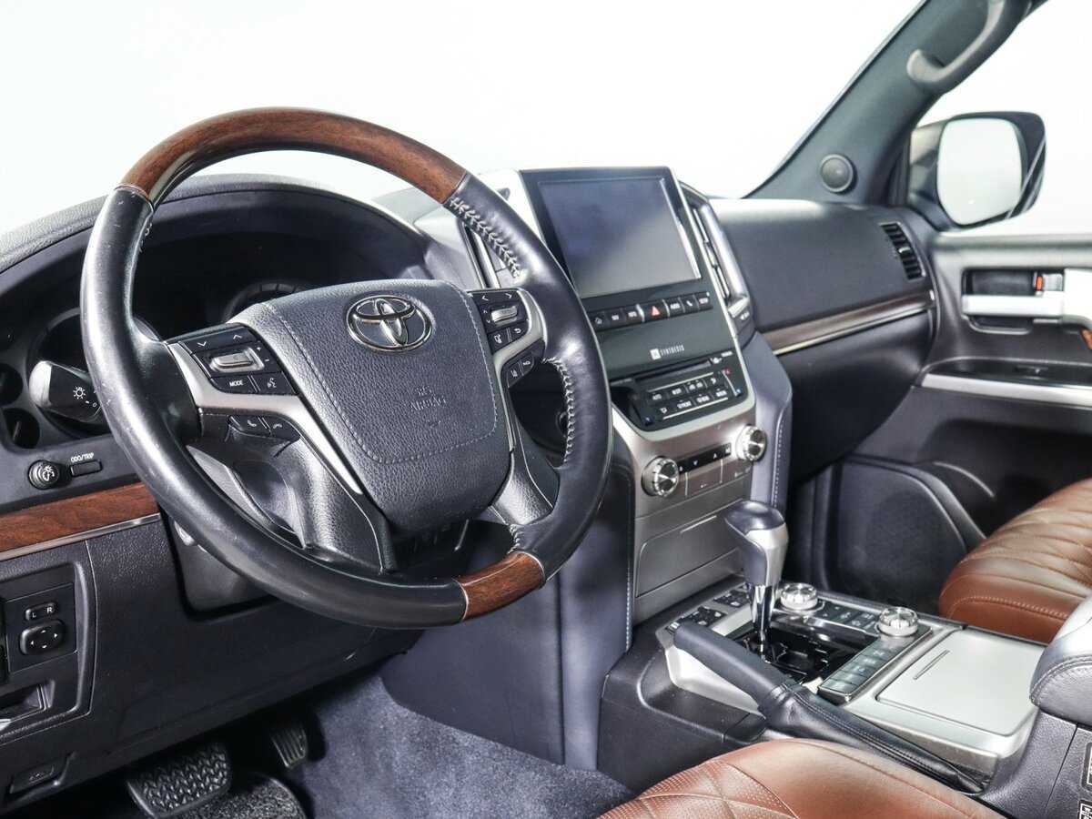 Toyota Land Cruiser 2018 года с пробегом. Фото: #9