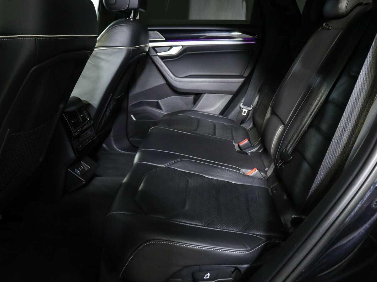 Volkswagen Touareg 2021 года с пробегом. Фото: #6
