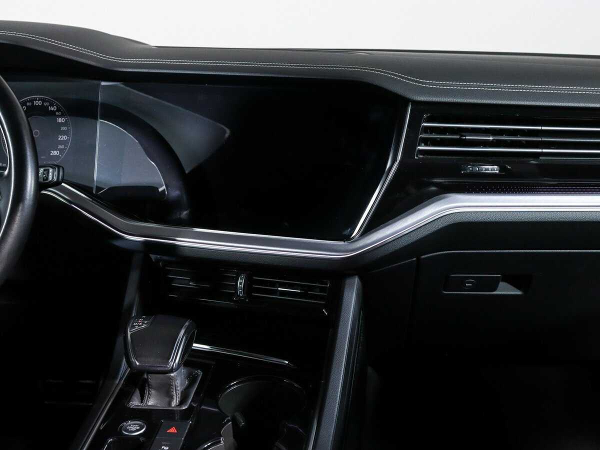 Volkswagen Touareg 2021 года с пробегом. Фото: #9