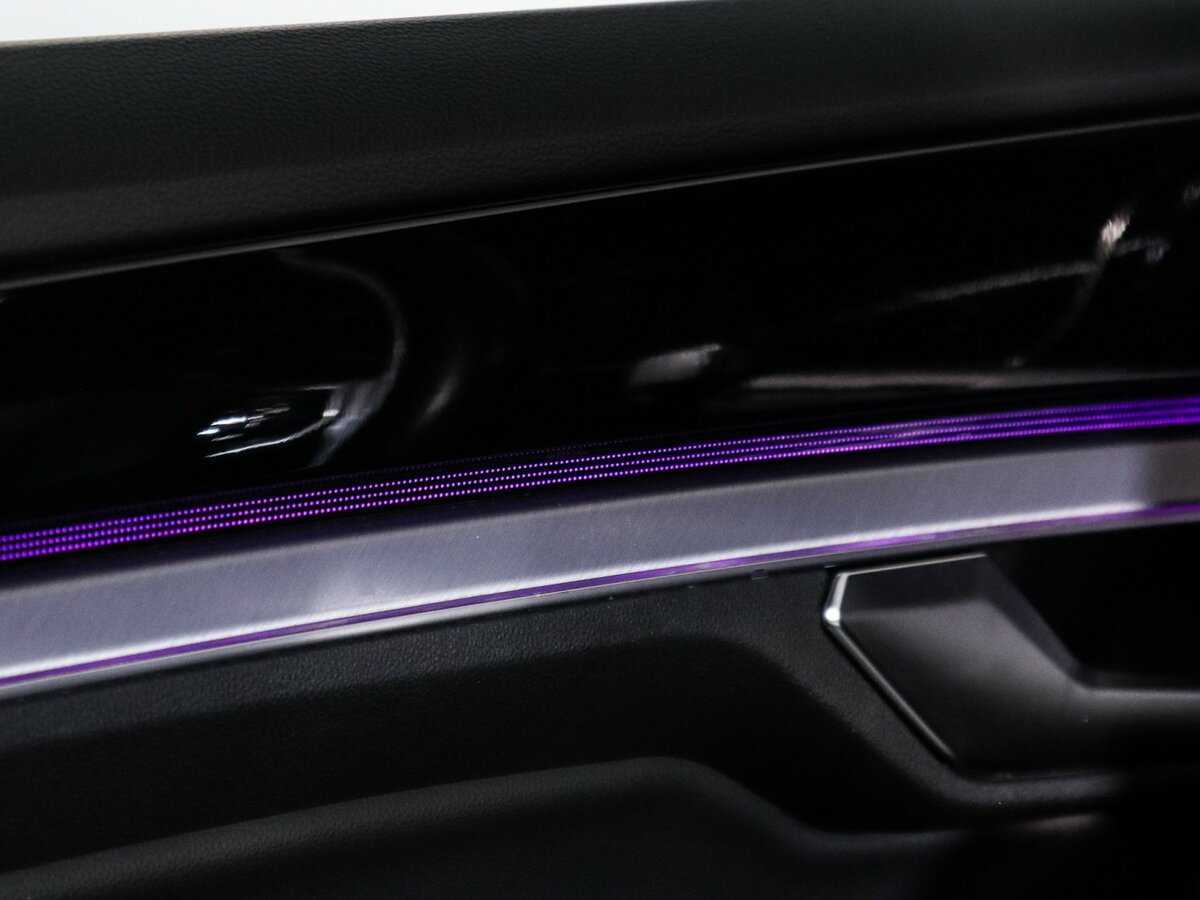 Volkswagen Touareg 2021 года с пробегом. Фото: #12