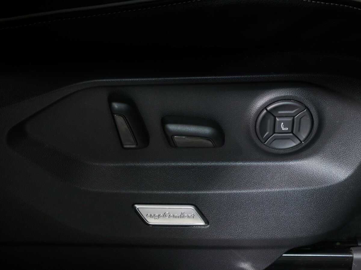 Volkswagen Touareg 2021 года с пробегом. Фото: #13