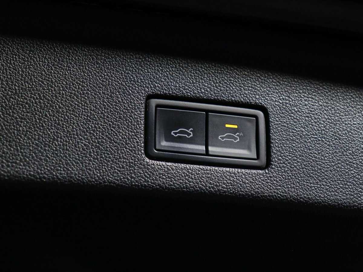 Volkswagen Touareg 2021 года с пробегом. Фото: #17