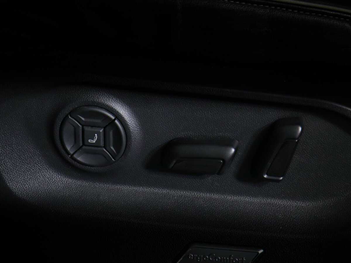 Volkswagen Touareg 2021 года с пробегом. Фото: #18