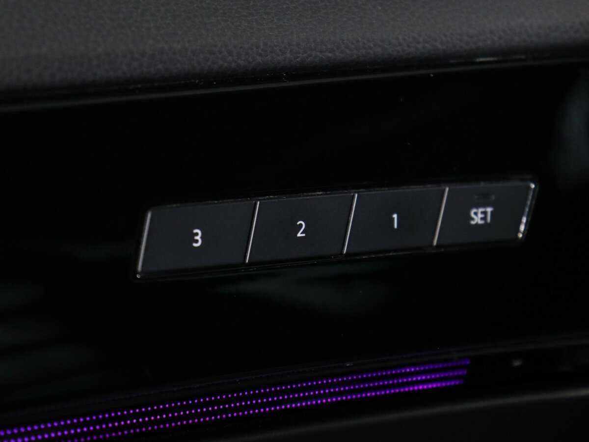 Volkswagen Touareg 2021 года с пробегом. Фото: #19