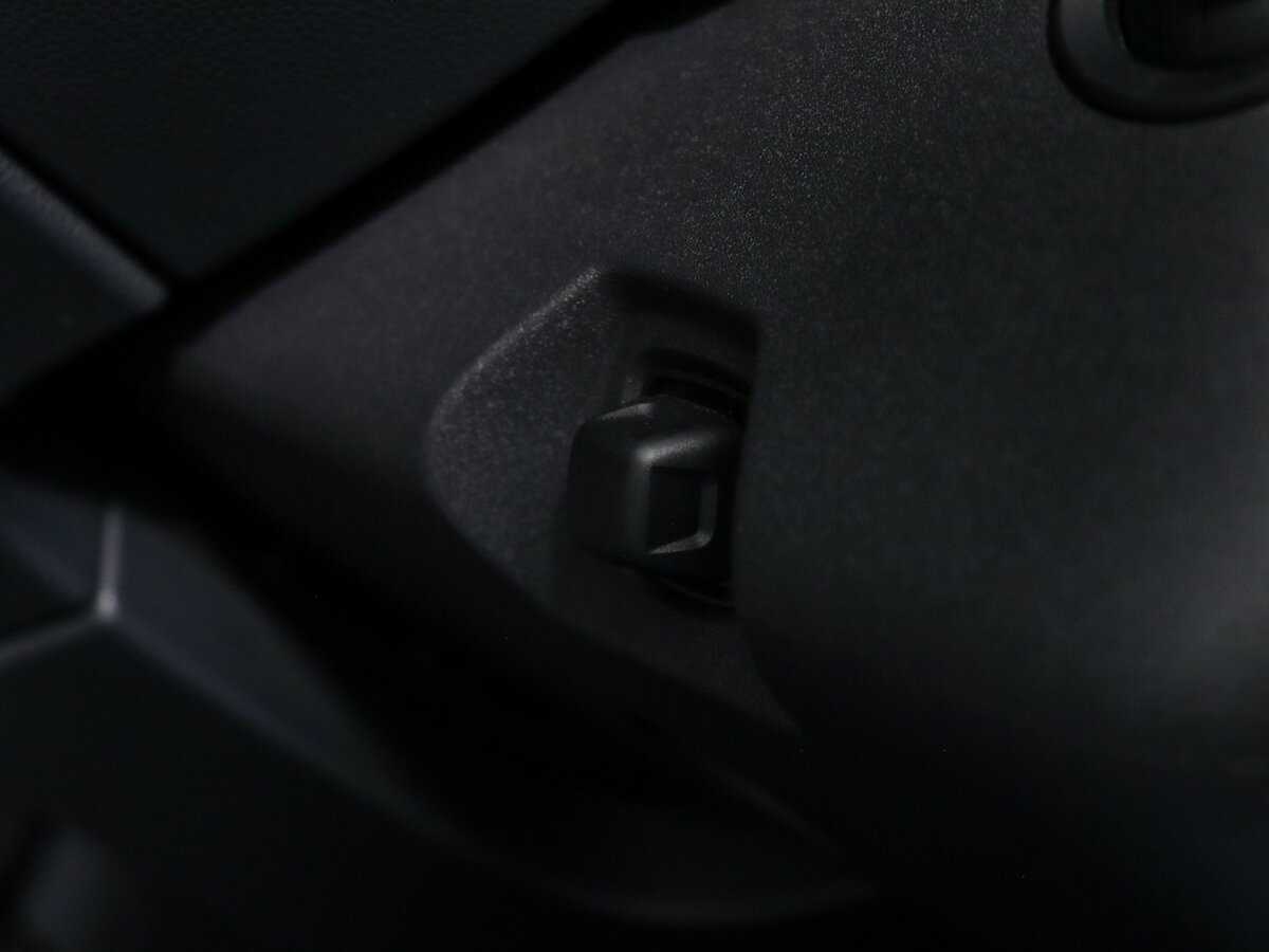 Volkswagen Touareg 2021 года с пробегом. Фото: #21