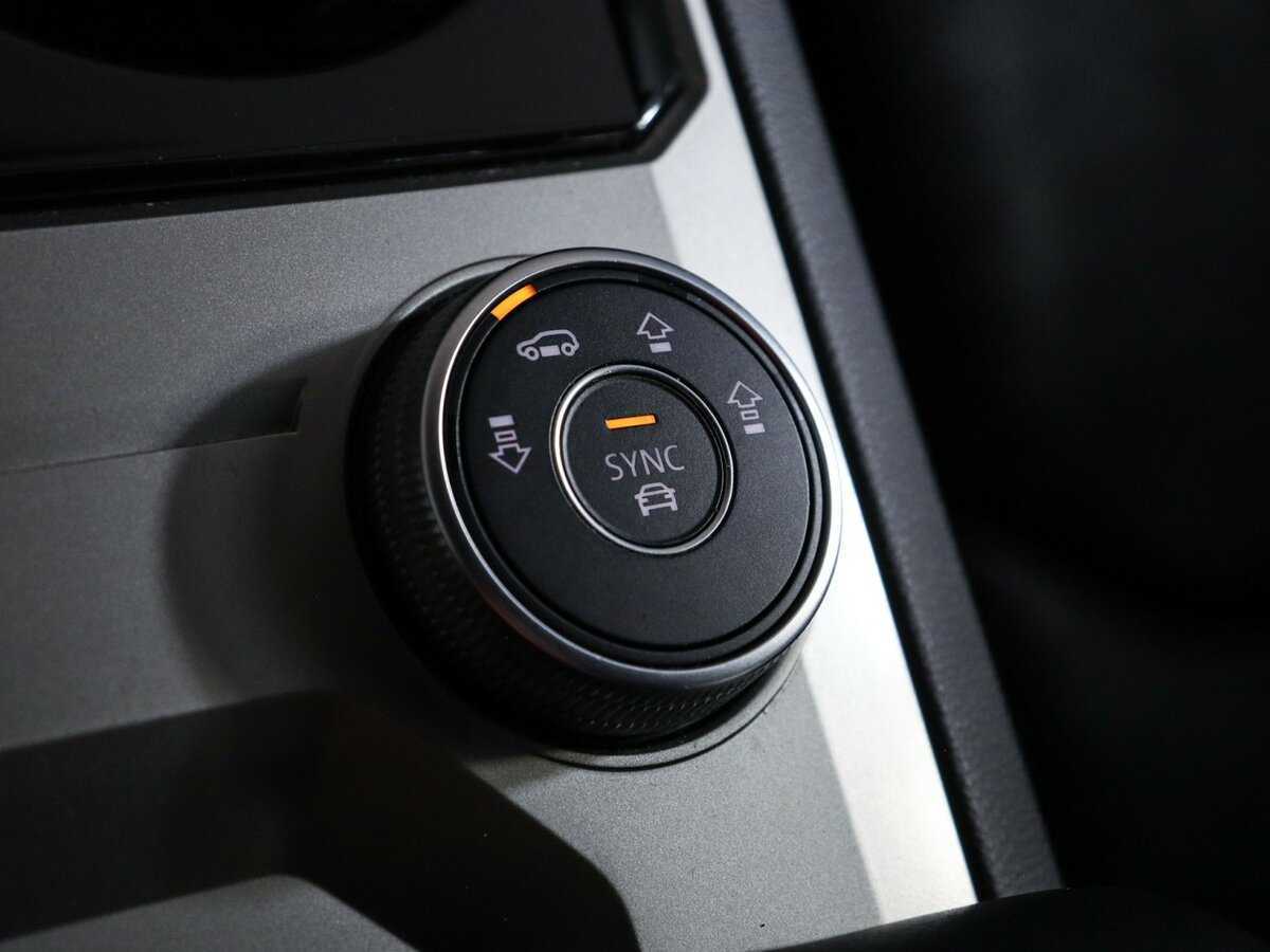 Volkswagen Touareg 2021 года с пробегом. Фото: #25