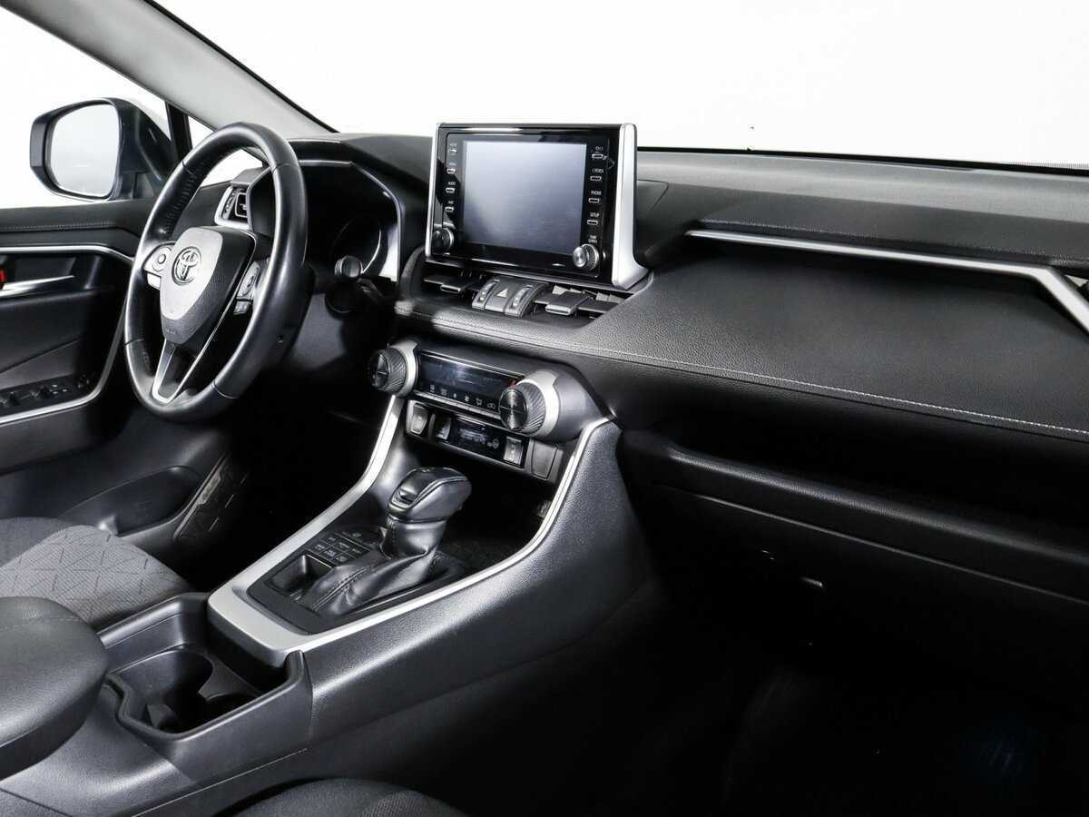Toyota RAV4 2020 года с пробегом. Фото: #8