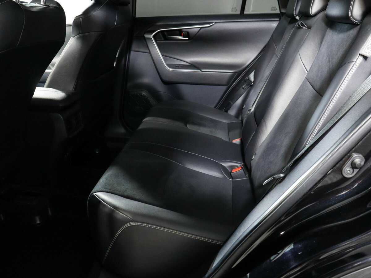 Toyota RAV4 2021 года с пробегом. Фото: #6
