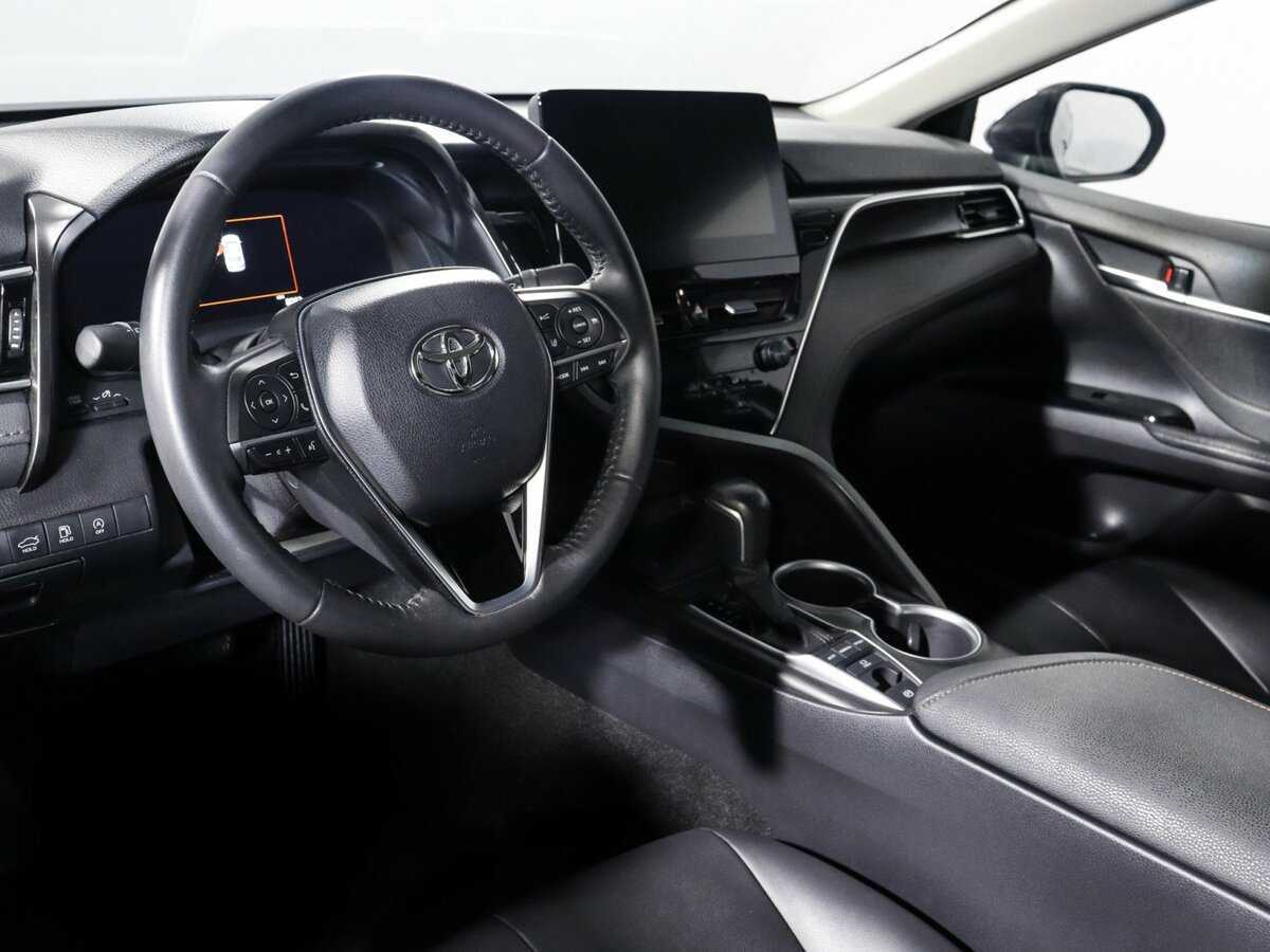 Toyota Camry 2023 года с пробегом. Фото: #13