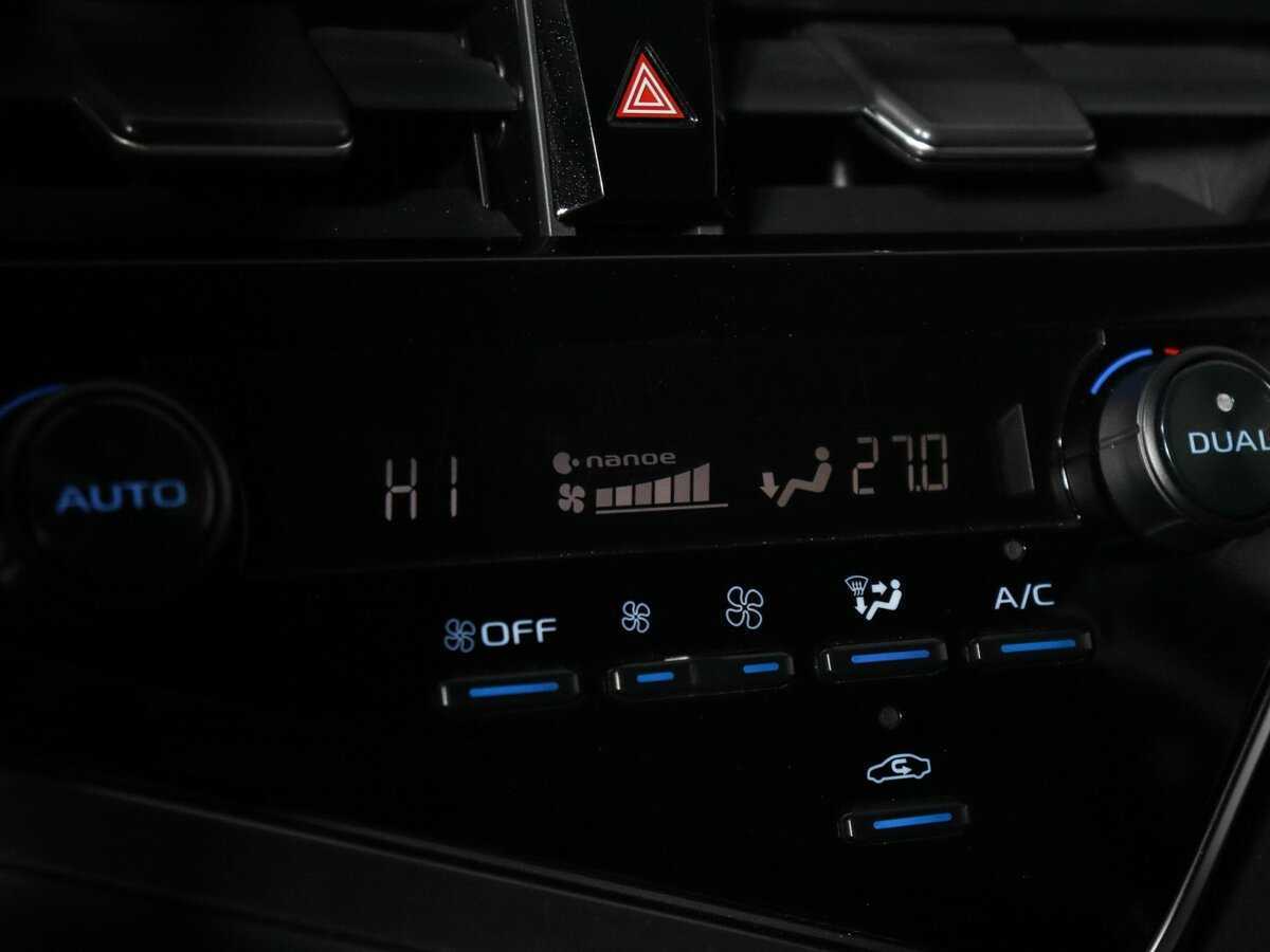 Toyota Camry 2023 года с пробегом. Фото: #20