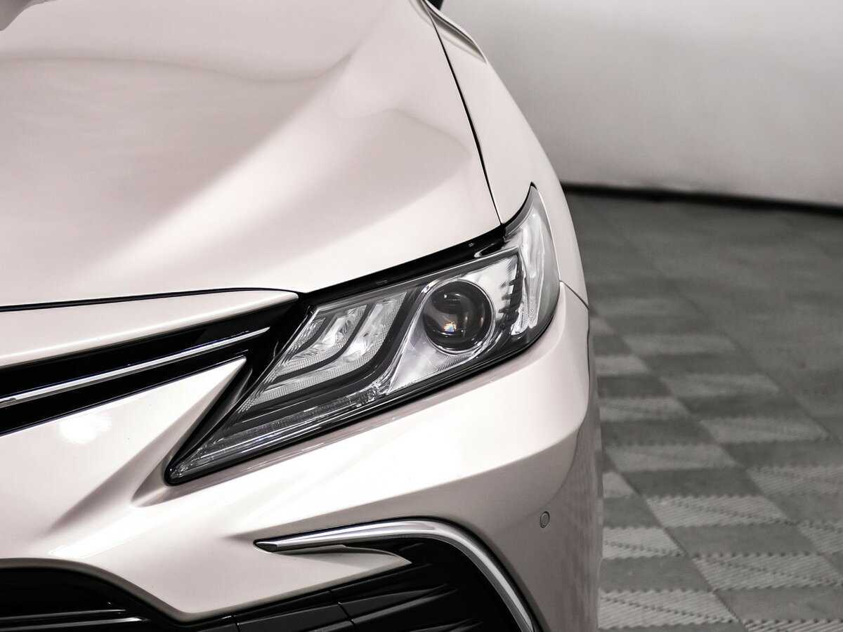 Toyota Camry 2023 года с пробегом. Фото: #14