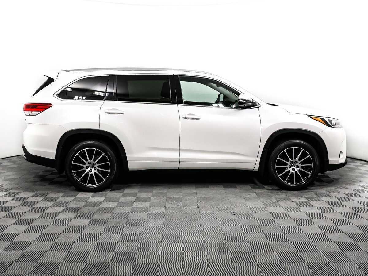 Toyota Highlander 2017 года с пробегом. Фото: #3