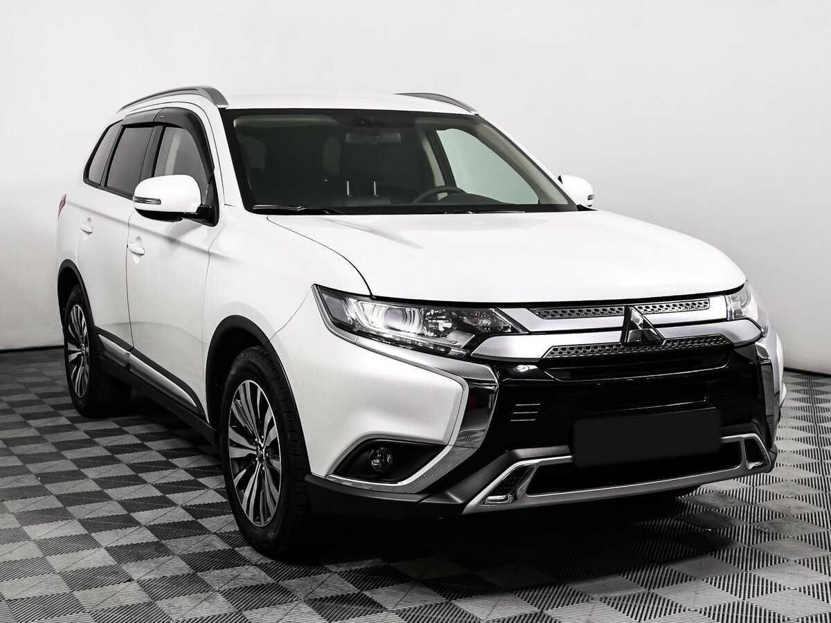 Mitsubishi Outlander 2019 года с пробегом. Фото: #2