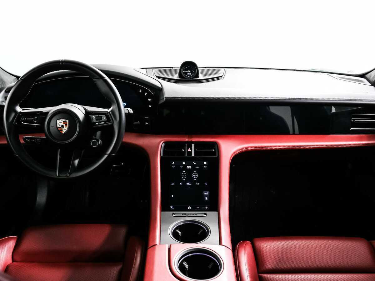 Porsche Taycan 2020 года с пробегом. Фото: #10