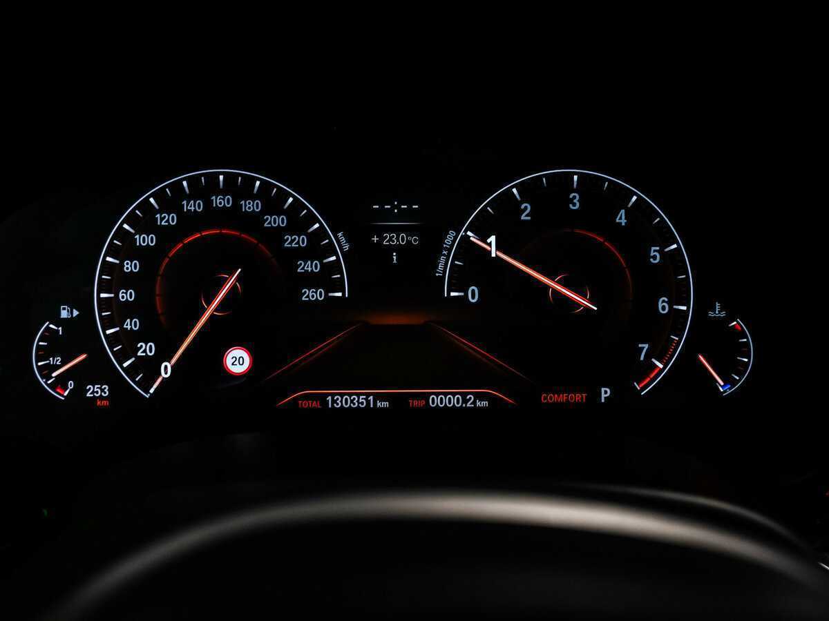 BMW 5 серии 2019 года с пробегом. Фото: #9