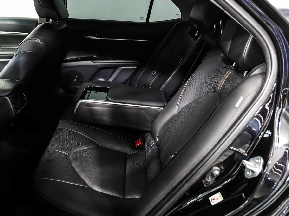 Toyota Camry 2018 года с пробегом. Фото: #12