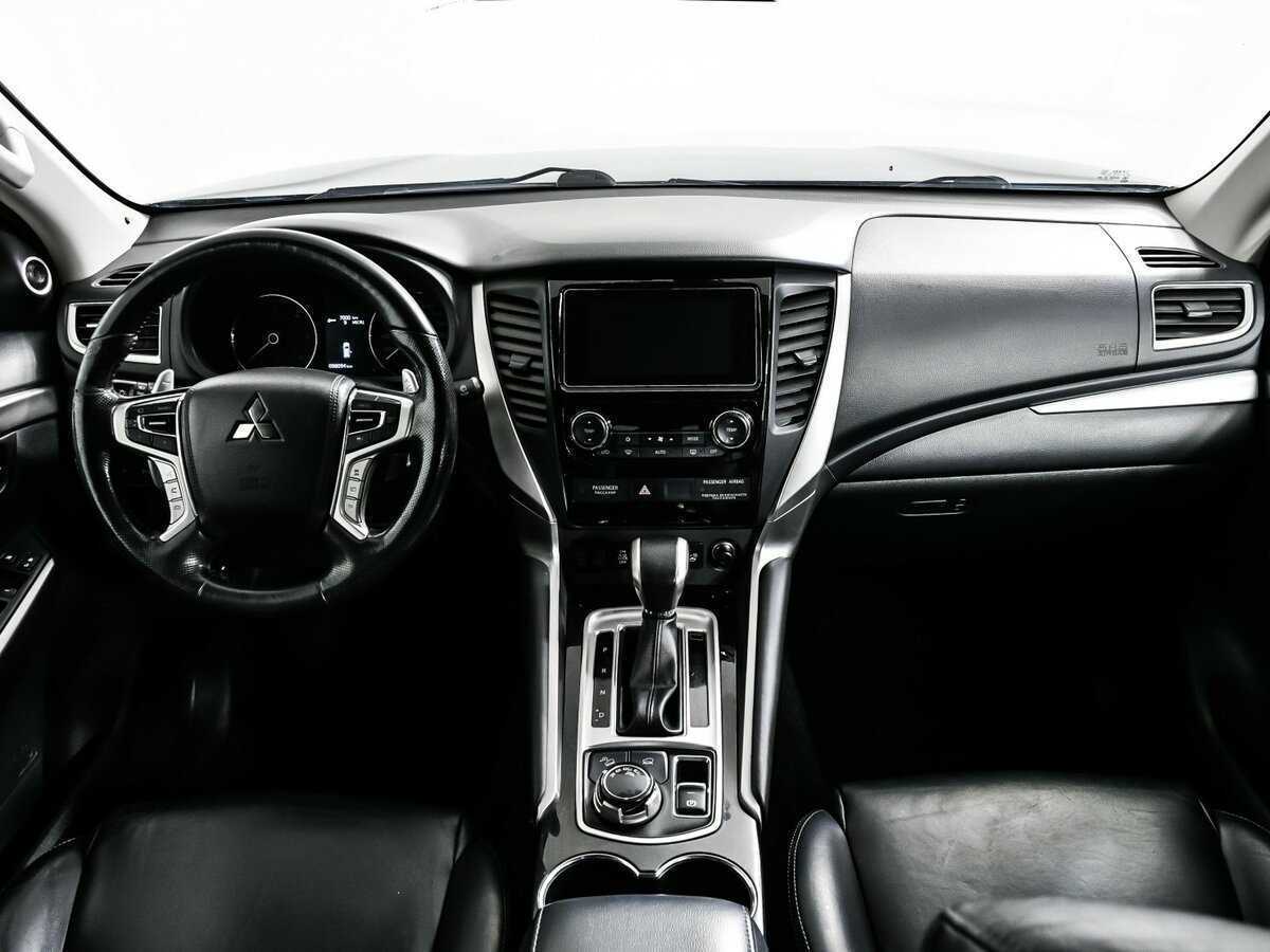 Mitsubishi Pajero Sport 2018 года с пробегом. Фото: #10