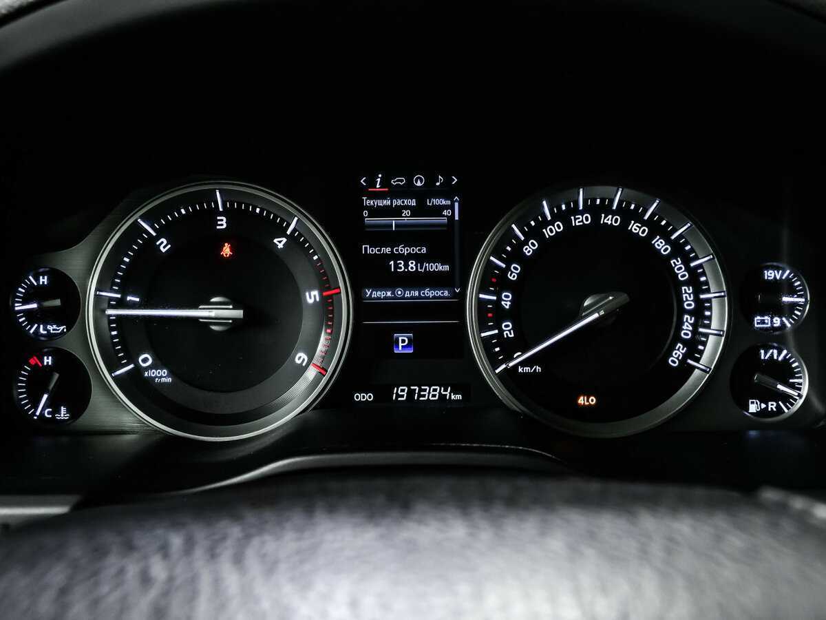 Toyota Land Cruiser 2015 года с пробегом. Фото: #9