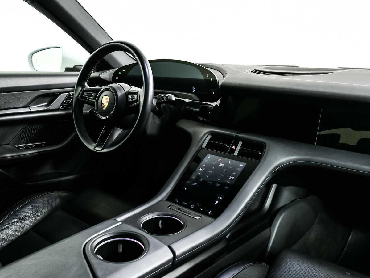 Porsche Taycan 2021 года с пробегом. Фото: #8
