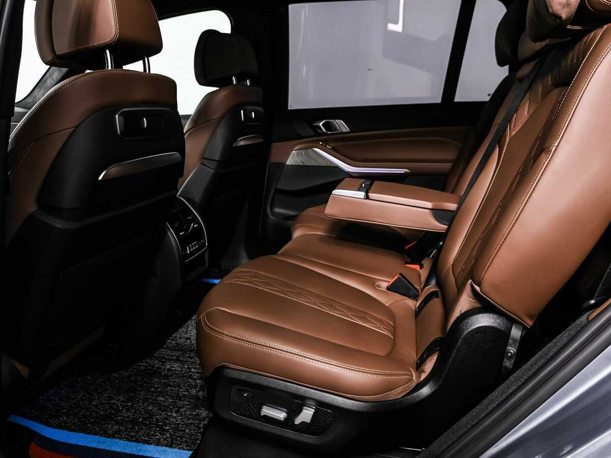 BMW X7 2023 года с пробегом. Фото: #12