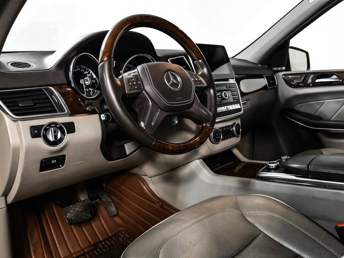 Mercedes-Benz GL-Класс 2012 года с пробегом. Фото: #11