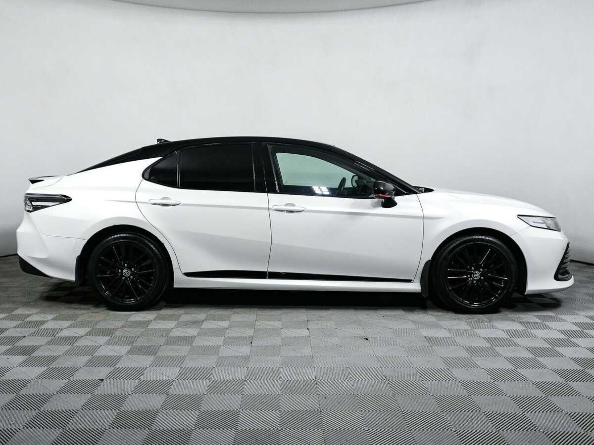 Toyota Camry 2021 года с пробегом. Фото: #3