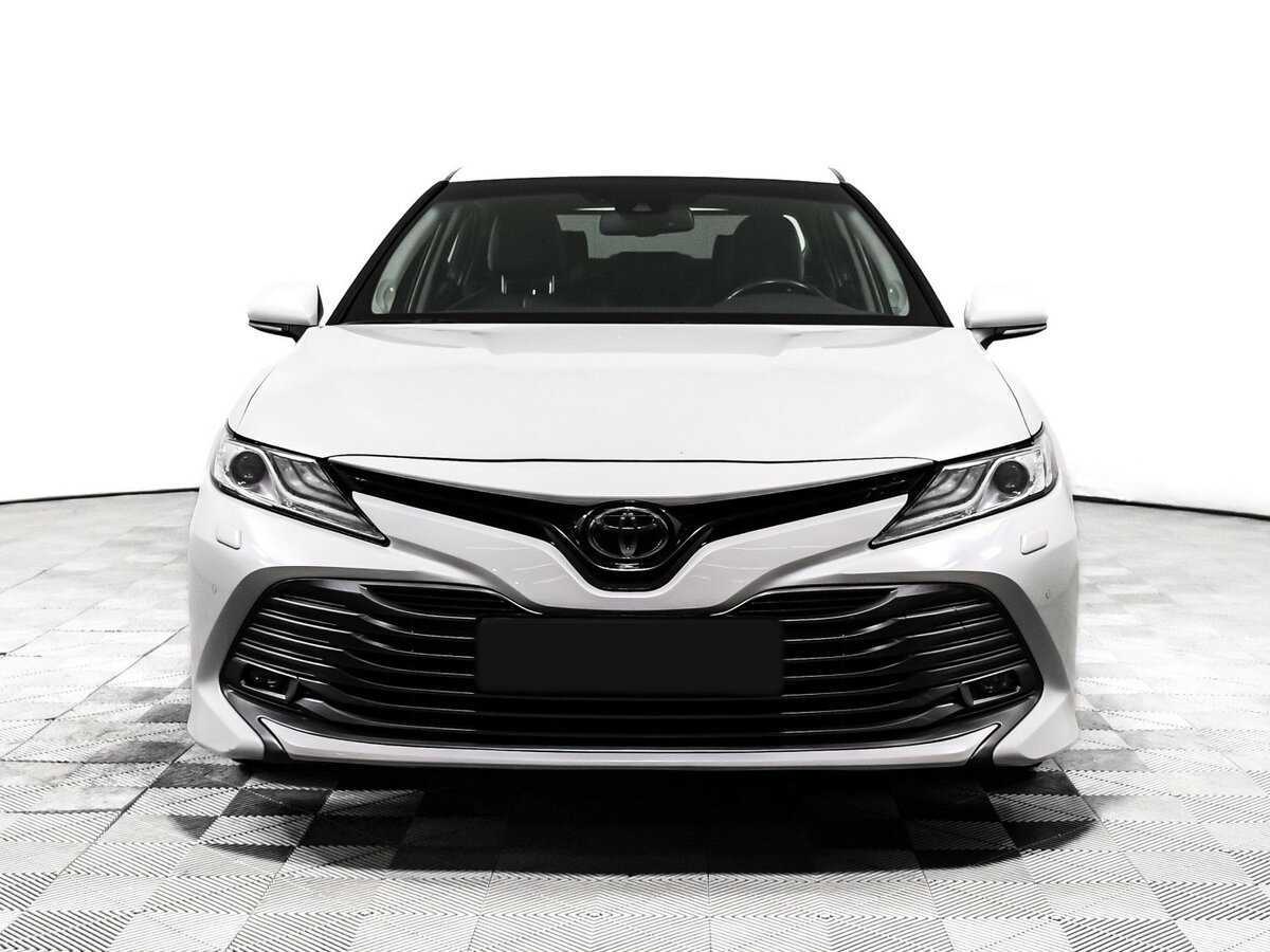 Toyota Camry 2018 года с пробегом. Фото: #1