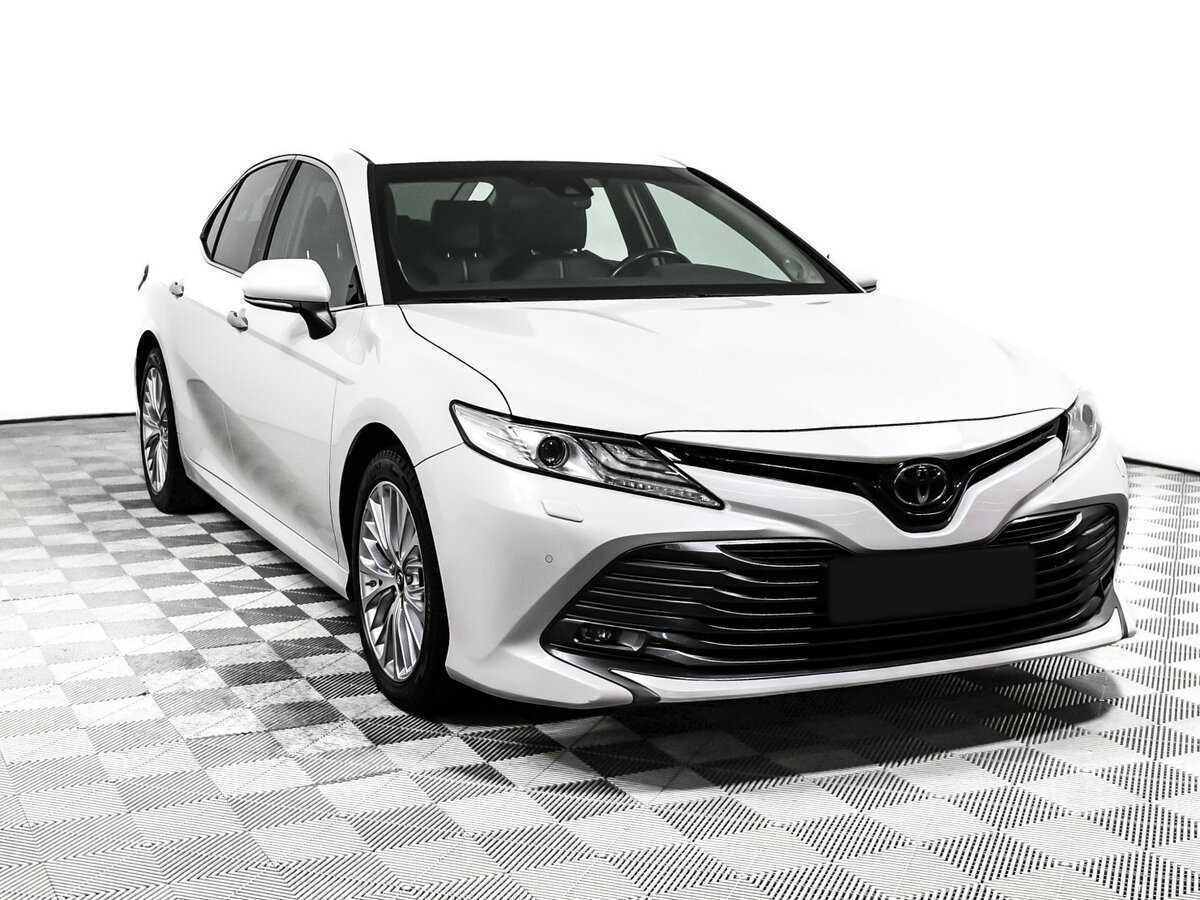 Toyota Camry 2018 года с пробегом. Фото: #2