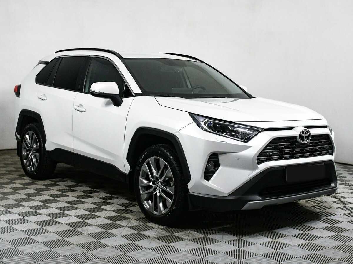 Toyota RAV4 2022 года с пробегом. Фото: #2