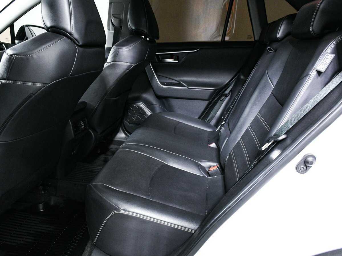 Toyota RAV4 2022 года с пробегом. Фото: #9