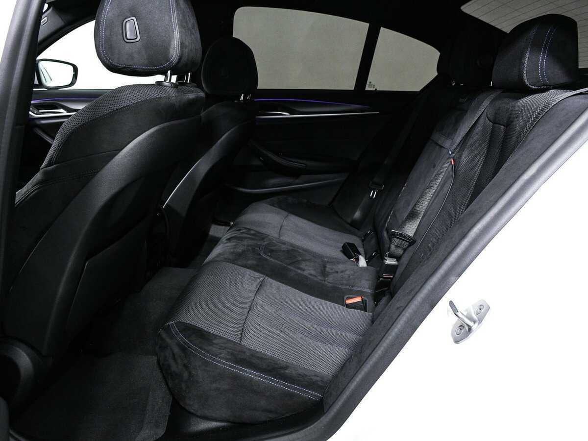 BMW 5 серии 2020 года с пробегом. Фото: #11