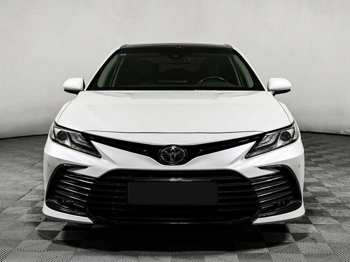 Toyota Camry 2023 года с пробегом. Фото: #1