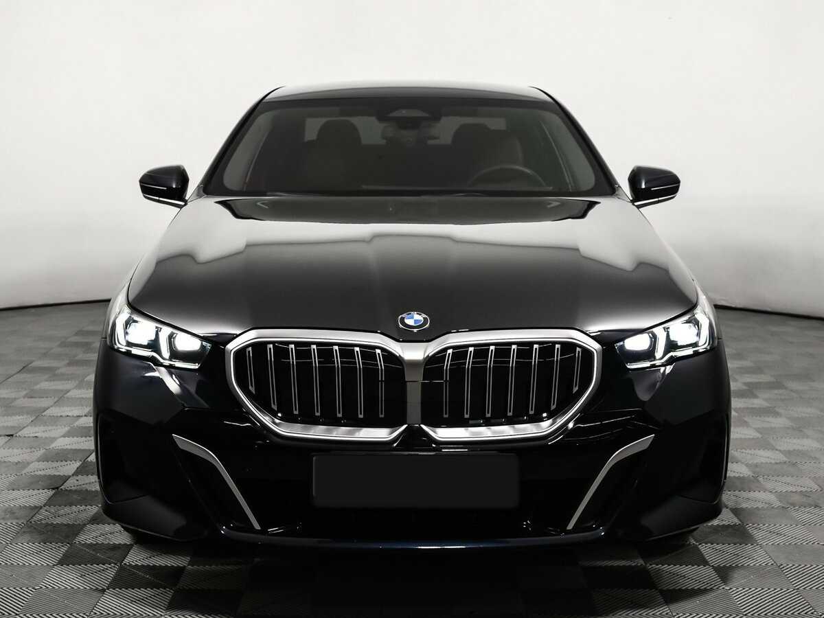 BMW 5 серии 2024 года с пробегом. Фото: #1