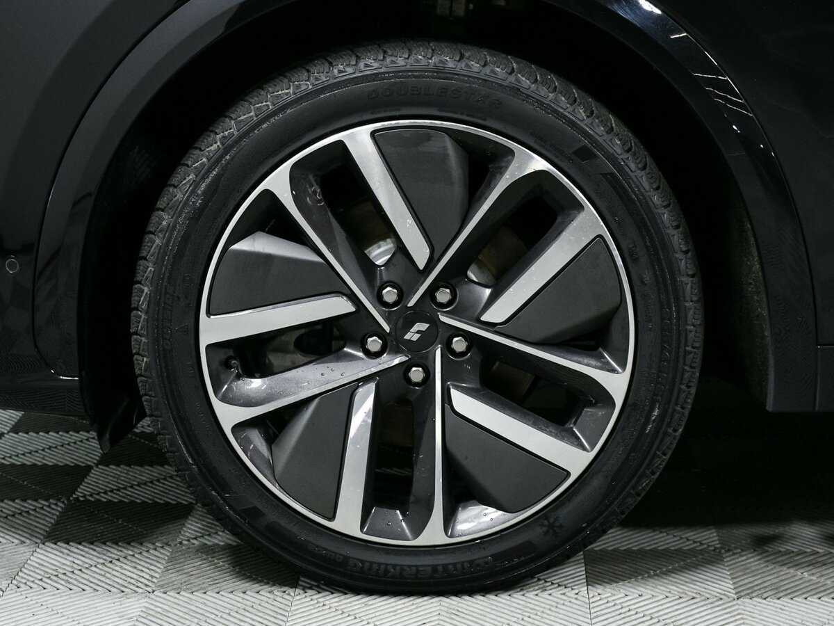 LiXiang L7 2023 года с пробегом. Фото: #11