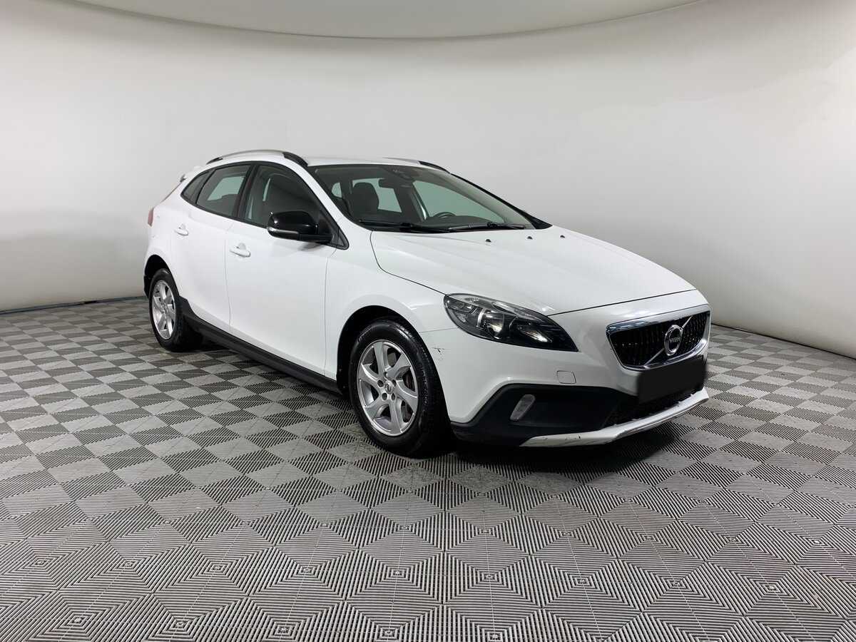 Volvo V40 Cross Country 2017 года с пробегом. Фото: #2