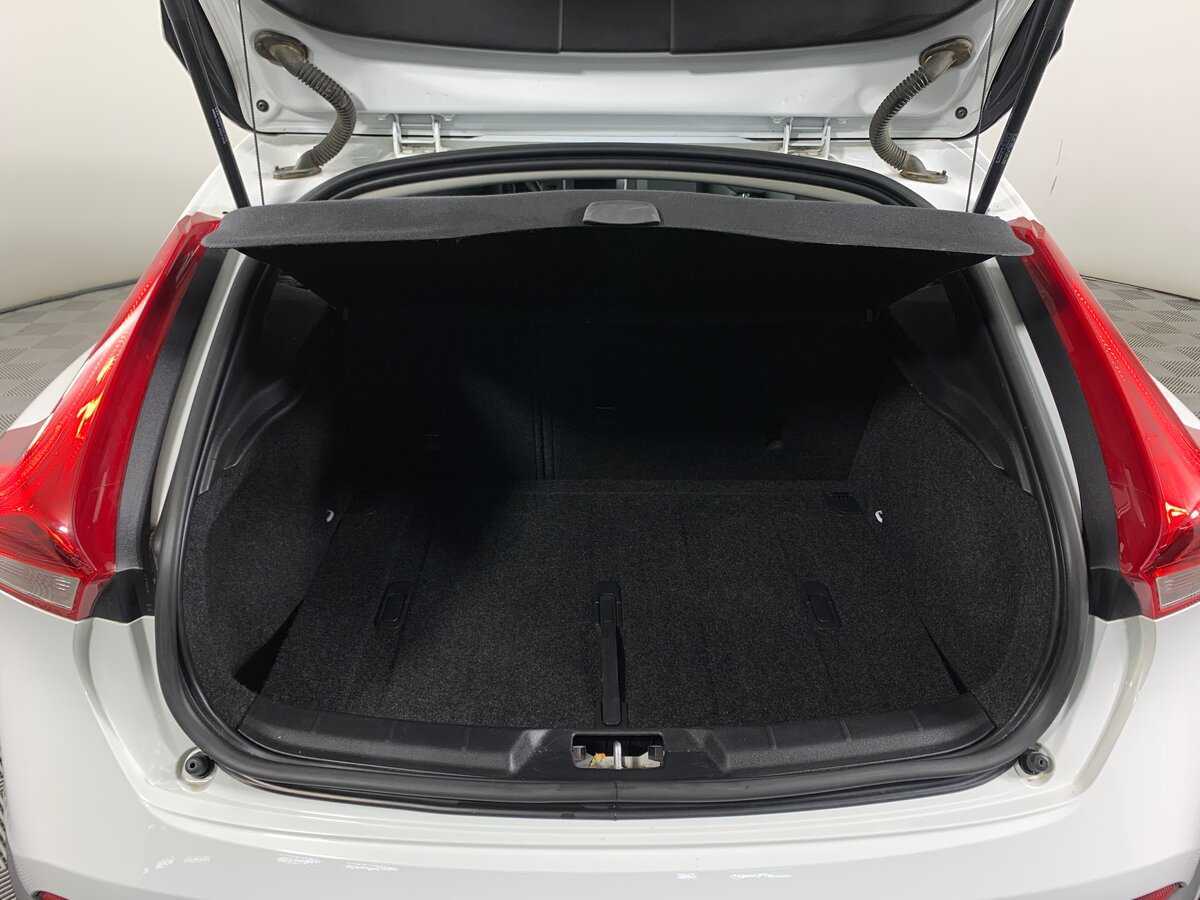 Volvo V40 Cross Country 2017 года с пробегом. Фото: #19