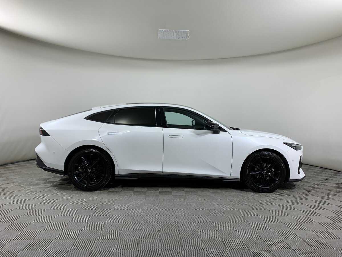 Changan UNI-V 2024 года с пробегом. Фото: #3