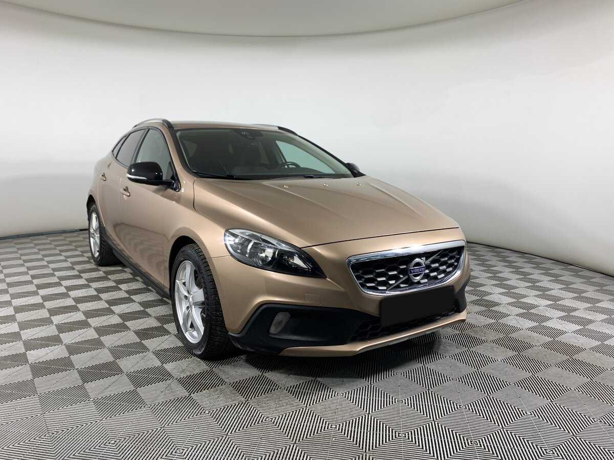 Volvo V40 2015 года с пробегом. Фото: #2