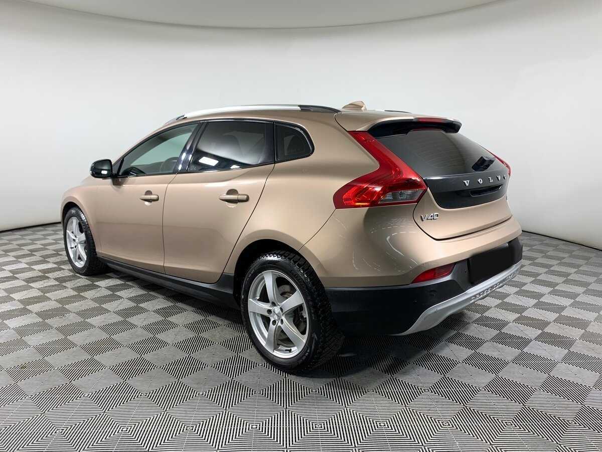 Volvo V40 2015 года с пробегом. Фото: #6