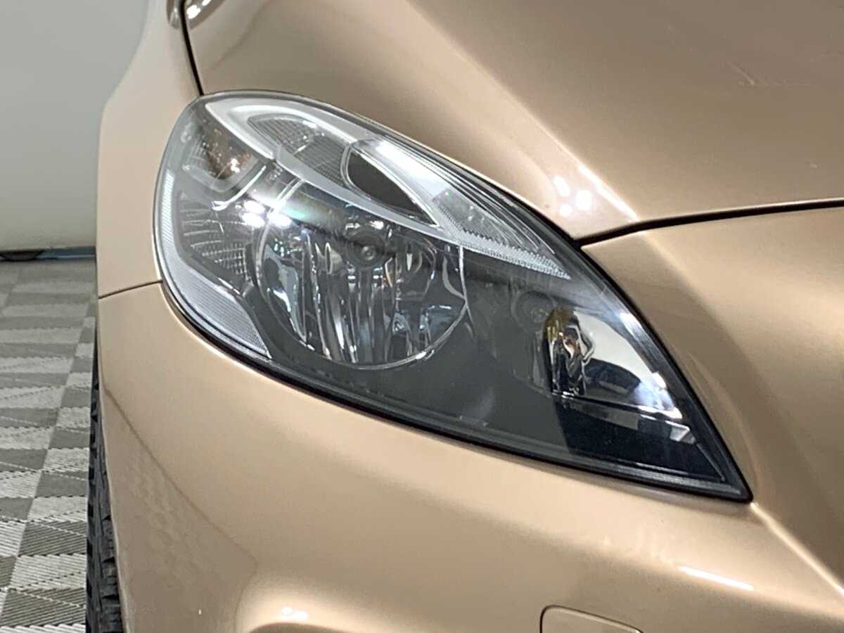 Volvo V40 2015 года с пробегом. Фото: #9