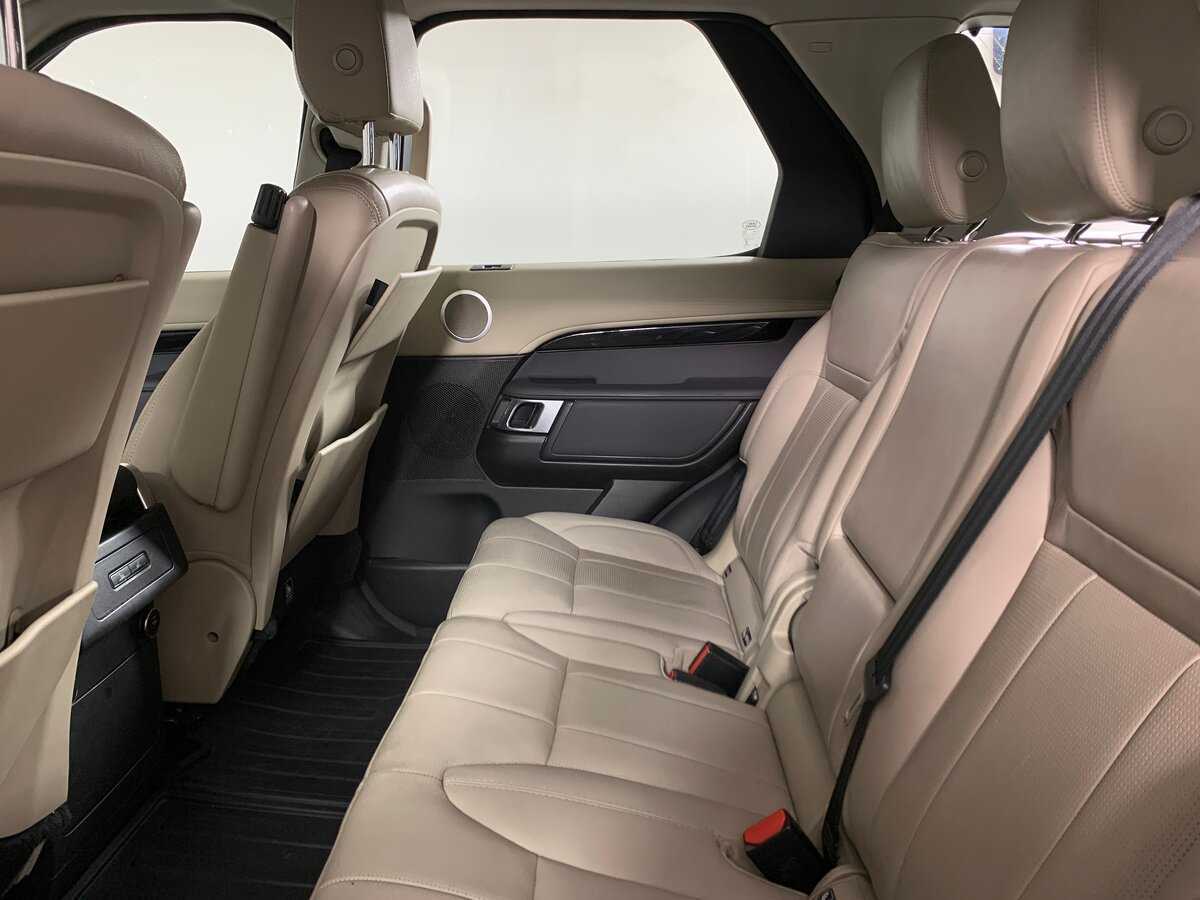 Land Rover Discovery 2017 года с пробегом. Фото: #17