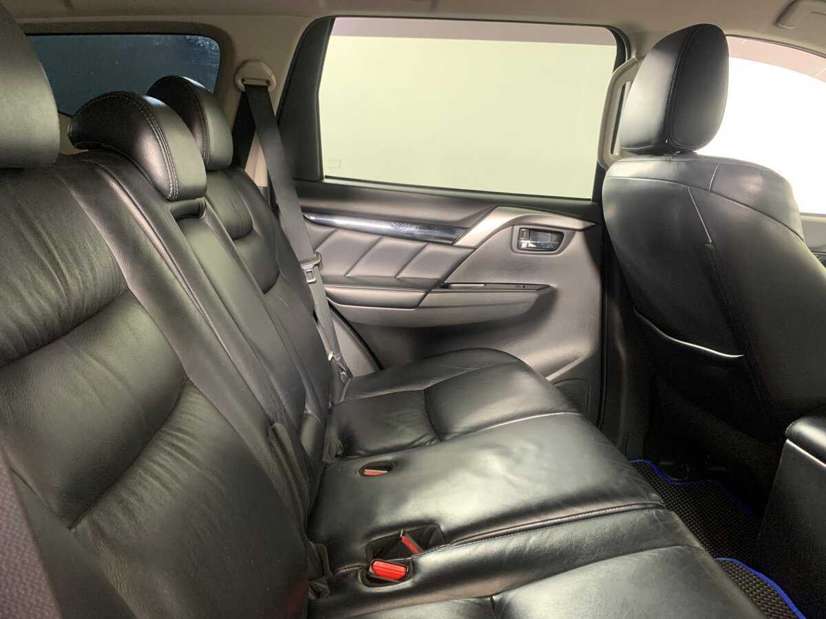 Mitsubishi Pajero Sport 2017 года с пробегом. Фото: #17