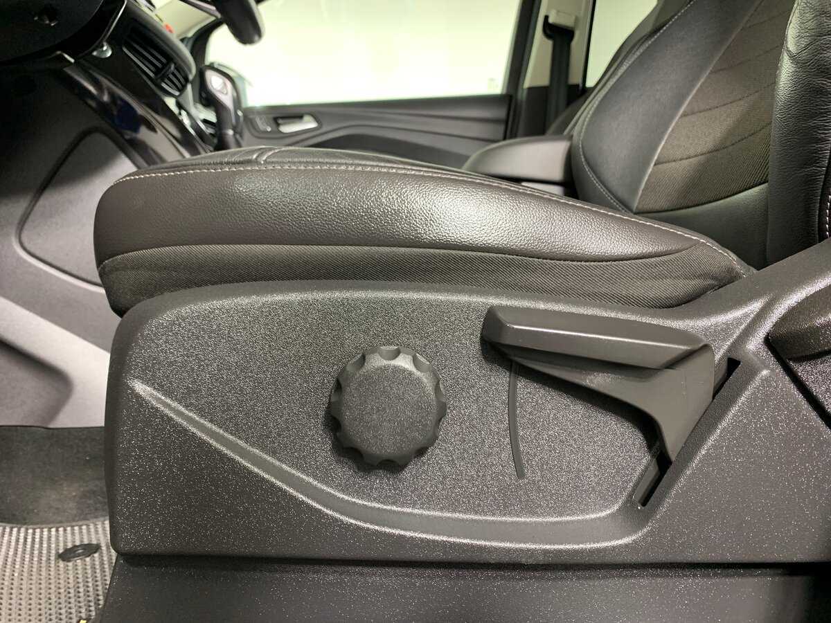 Б/У Форд Куга 2016 года. Фото: #16