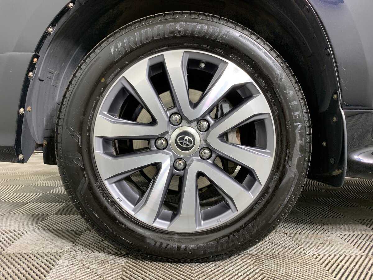 Toyota Land Cruiser 2018 года с пробегом. Фото: #8