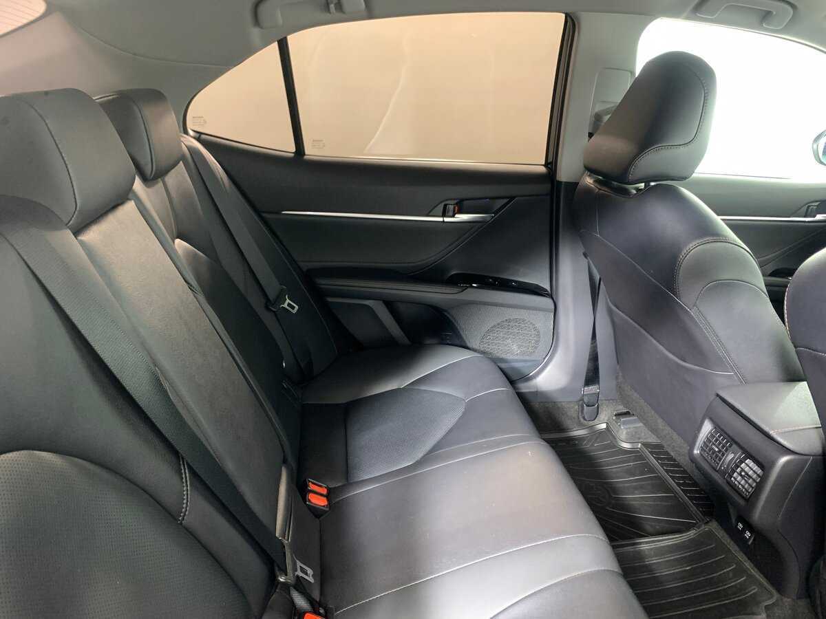 Toyota Camry 2020 года с пробегом. Фото: #17