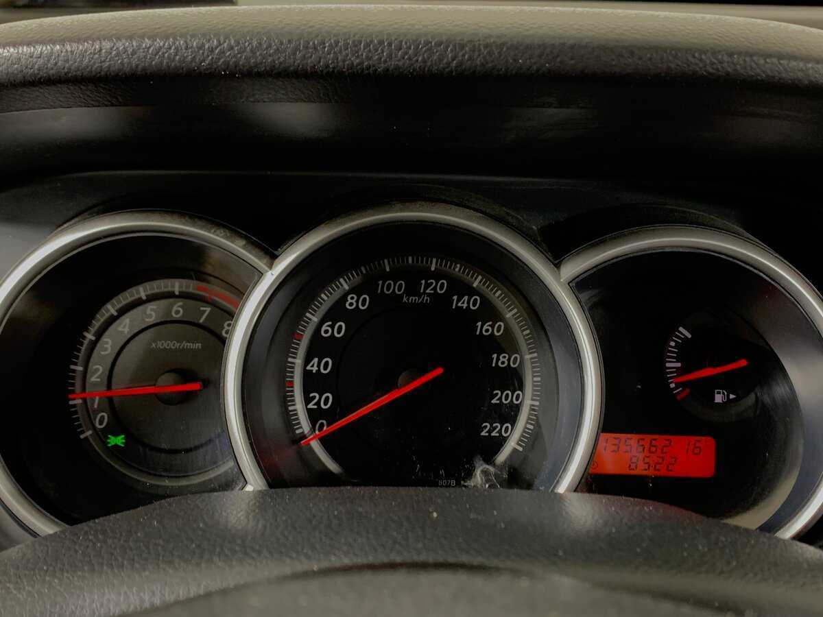 Nissan Tiida 2010 года с пробегом. Фото: #14