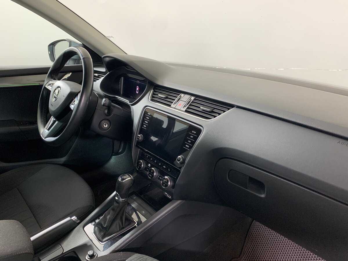 Б/У Шкода Октавия 2018 года. Фото: #13