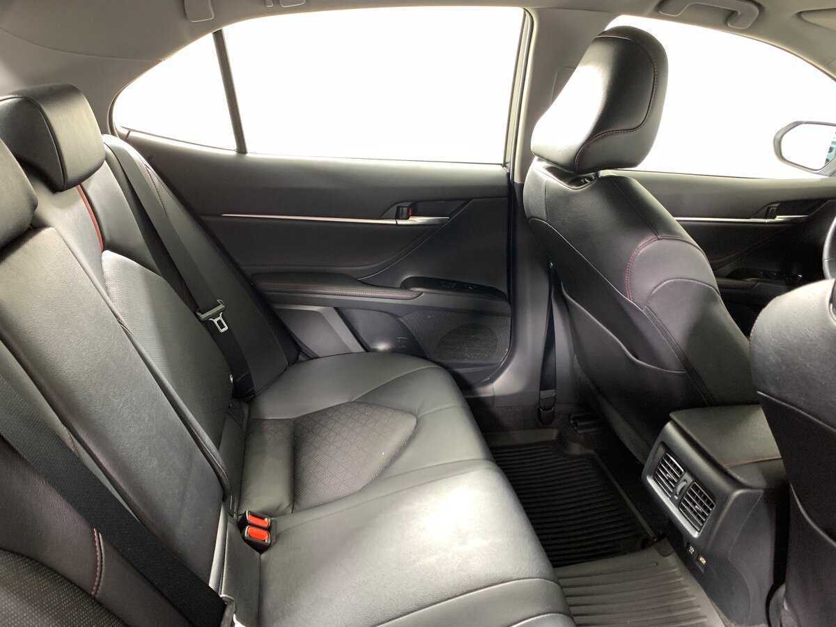 Toyota Camry 2022 года с пробегом. Фото: #16