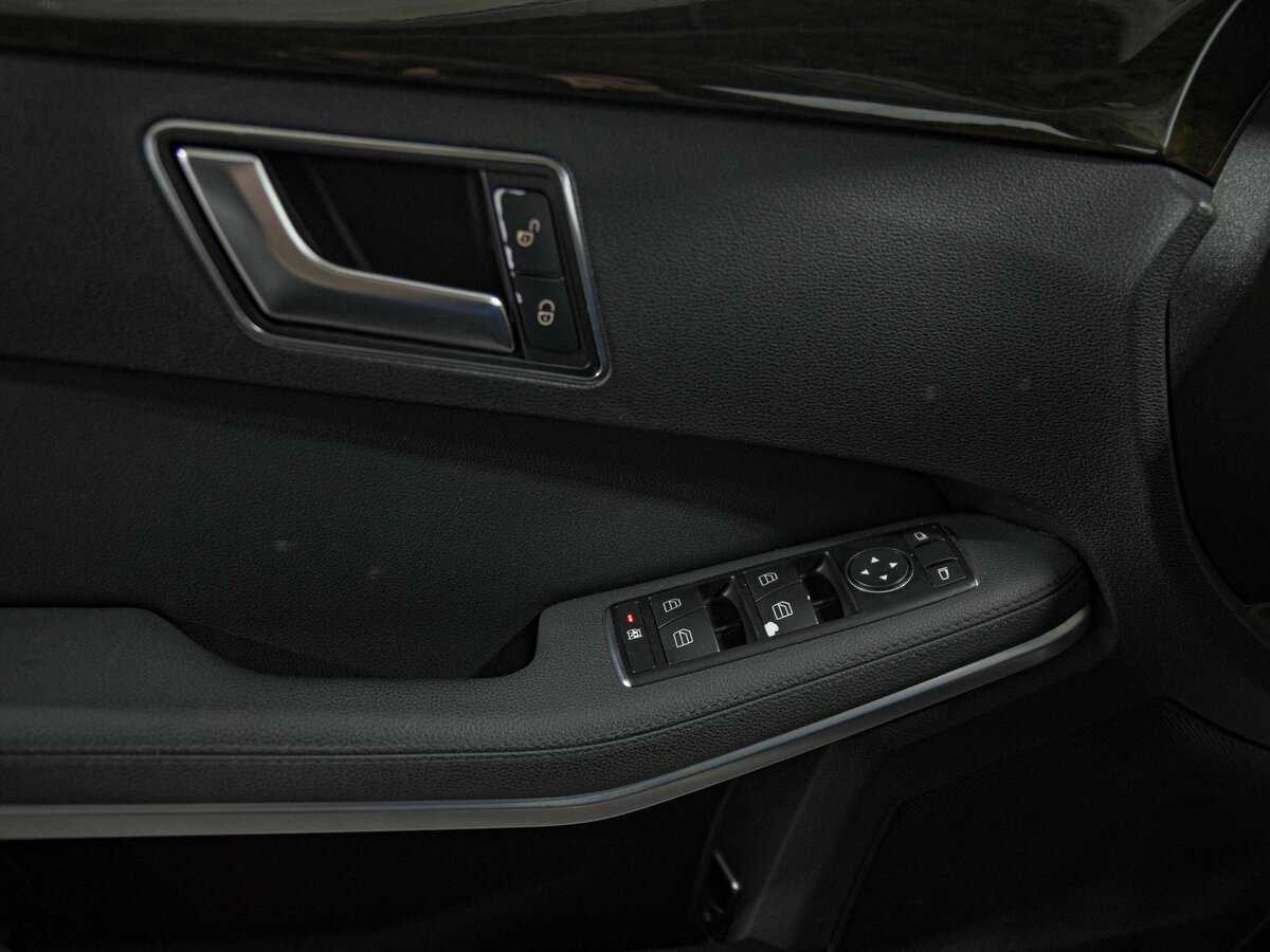 Mercedes-Benz E-Класс 2011 года с пробегом. Фото: #11